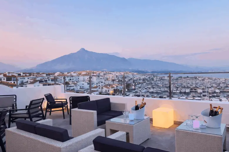 Sky Bar – Hotel Benabola – La Maison Banus