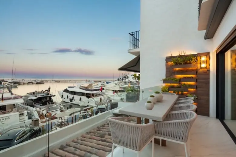 Support – La Maison Banus