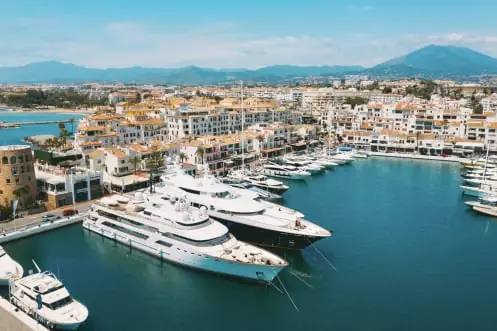 Yacht – La Maison Banus